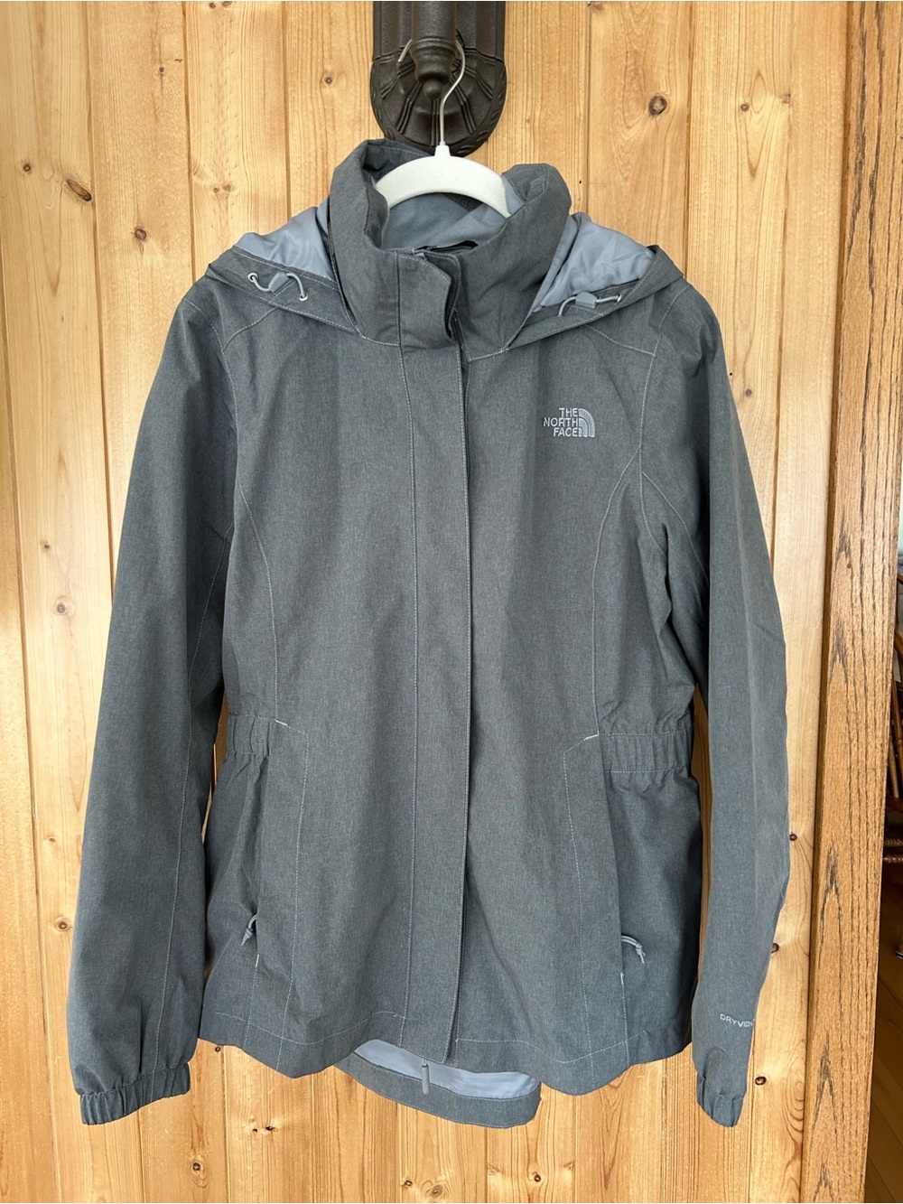 Women’s The North Face Hooded DryVent Rain Jacket Size Medium